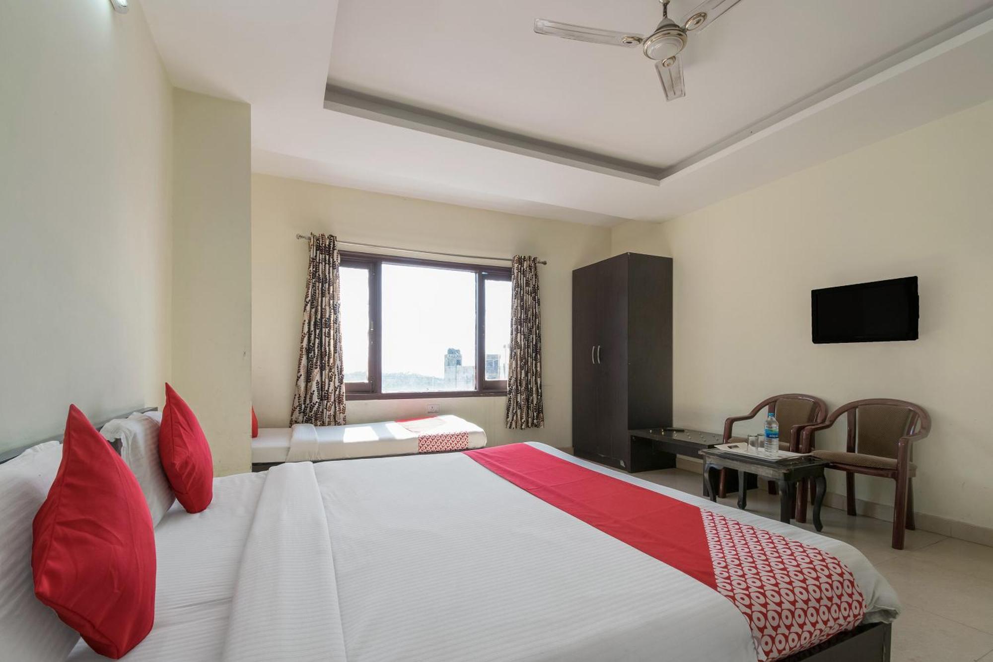 Oyo Hotel Triund Regency Katra  Zewnętrze zdjęcie